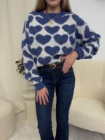 Sweter-śmietankowy-w-niebieskie-serduszka-mouliu (1)