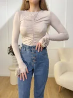 Bluzka-z-różyczkami - jasnobeżowa-one-mouliu (2)