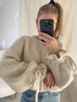 Śmietankowy-sweterek-z-wiązaniem-mouliu (2)