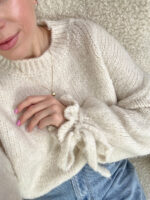 Śmietankowy-sweterek-z-wiązaniem-mouliu (4)