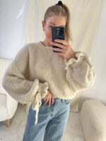 Śmietankowy-sweterek-z-wiązaniem-mouliu (5)