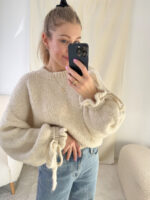 Śmietankowy-sweterek-z-wiązaniem-mouliu (6)