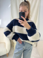 Sweterek-oversize-w-granatowe-pasy-mouliu (1)